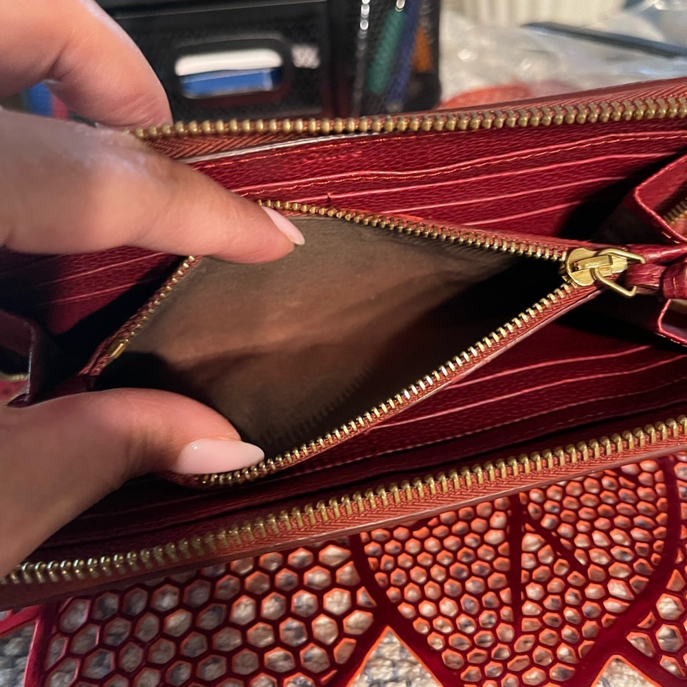 Chloe Deep Red Leather Wallet - Picture 8 of 10